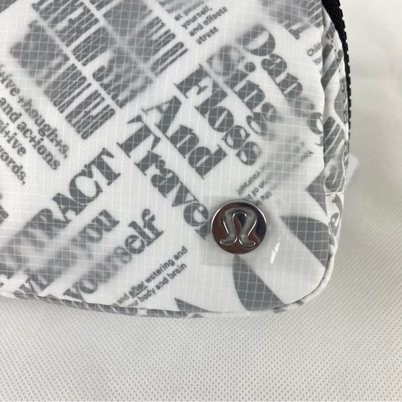 Lululemon Belt Bag 1L - Picture 3 of 6